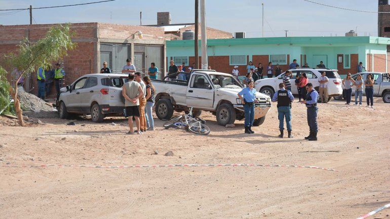 Un adolescente le sacó la camioneta a la madre y atropelló a 3 personas: una murió