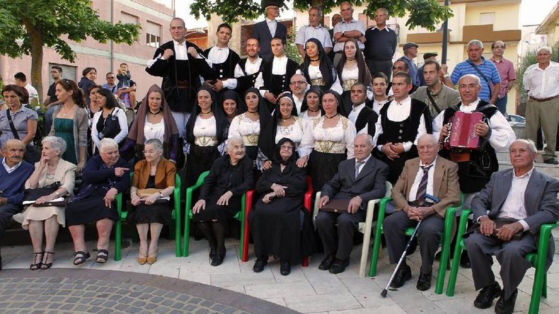 Un pueblo de Italia es reconocido por la cantidad de habitantes que llegan a los 100 años.