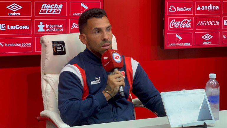 El enojo de Carlos Tévez con un periodista luego del empate de Independiente.