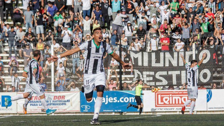 El Chengue Morán festeja su tanto