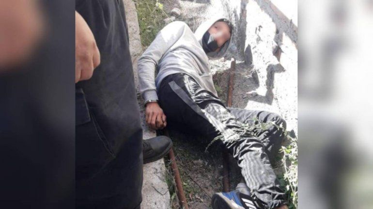 Robó y se atrincheró en la casa de la víctima para que no lo sigan linchando