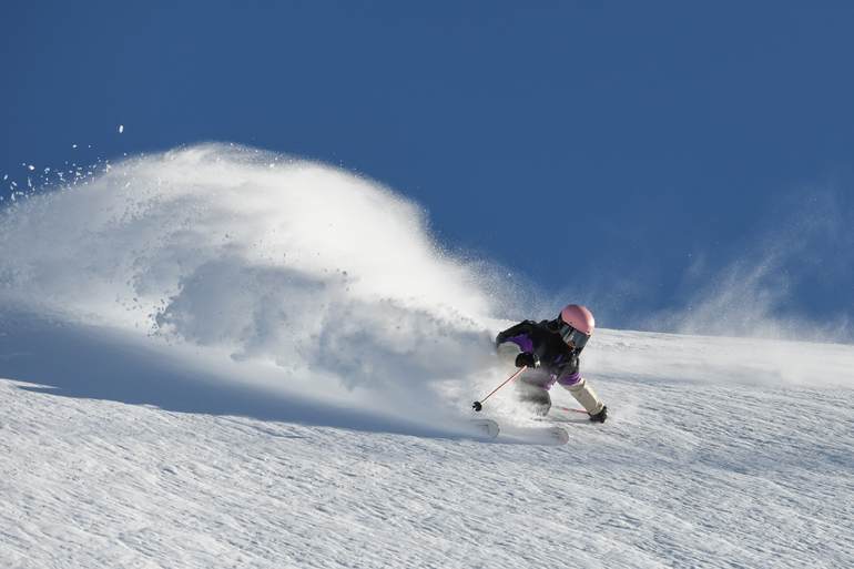 Mora Capellani, esquiadora de Quik, destacó con sus rasgadas. Mora Capellani, esquiadora de Quik, destacó con sus rasgadas.