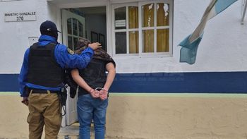 Detuvieron a un sospechoso de estafar con el Cuento del tío. Detuvieron a un sospechoso de estafar con el Cuento del tío.