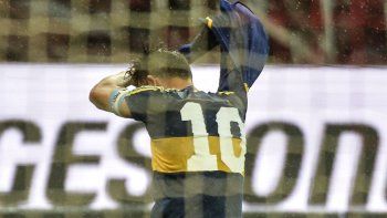 la historia de la camiseta con la que tevez homenajeo a diego la historia de la camiseta con la que tevez homenajeo a diego