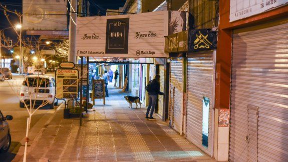 Comercios del oeste de la ciudad.