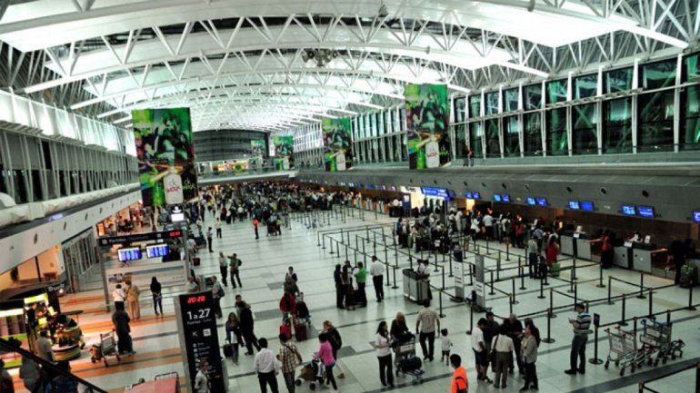 Covid-19: Argentina restringe vuelos a Brasil y otros países