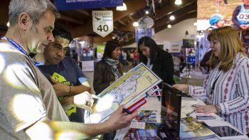 provincia expone y promueve su turismo en una feria provincia expone y promueve su turismo en una feria