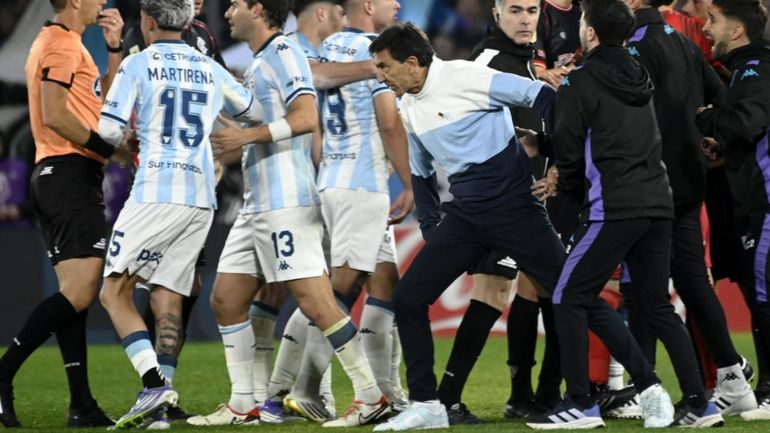 Gustavo Costas y el momento de la polémica