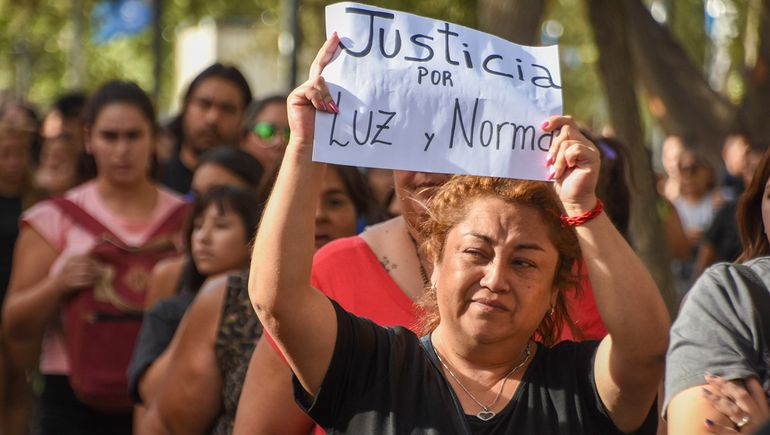 Masiva marcha para pedir justicia por el doble femicidio de Norma y Luz