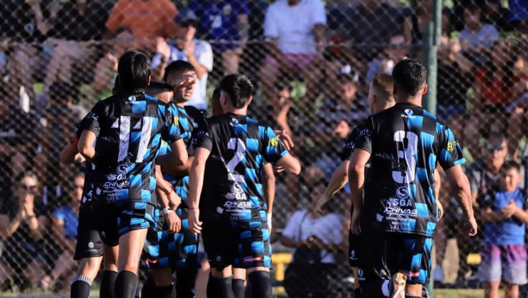 Deportivo Rincón hizo pesar la localía y viajará con una ventaja importante a Comodoro. Fotos: prensa Rincón .