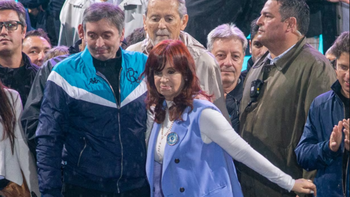 Cristina y Máximo Kirchner afrontan el juicio que analizará presuntas maniobras de lavado de dinero. Cristina y Máximo Kirchner afrontan el juicio que analizará presuntas maniobras de lavado de dinero.