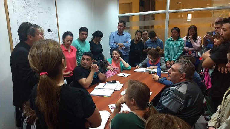 La comunidad educativa de San Patricio del Chañar se manifestó en el CPE