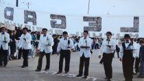 traje impecable, bandeja de acero y trote por el parque central: la mitica carrera de mozos en la memoria de manuel beltran traje impecable, bandeja de acero y trote por el parque central: la mitica carrera de mozos en la memoria de manuel beltran