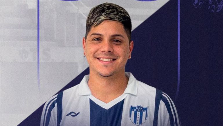 El futbolista protagonizó una peligrosa corrida por la General Paz antes de impactar contra varios autos estacionados. El futbolista protagonizó una peligrosa corrida por la General Paz antes de impactar contra varios autos estacionados.