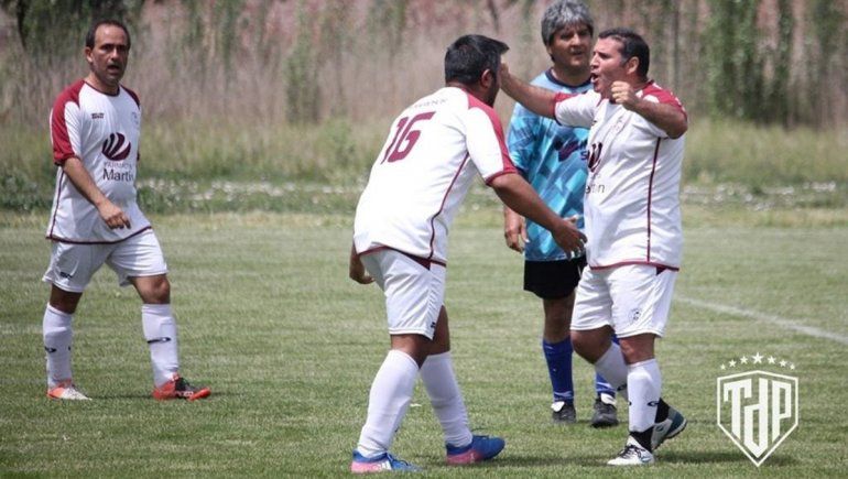 ¿Don Pedro debe volver?: Debate a pura pasión entre jugadores famosos