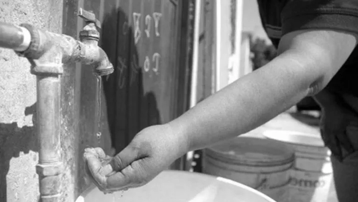 En el arranque de la década del 60, la preocupación por la mortalidad infantil y el agua potable