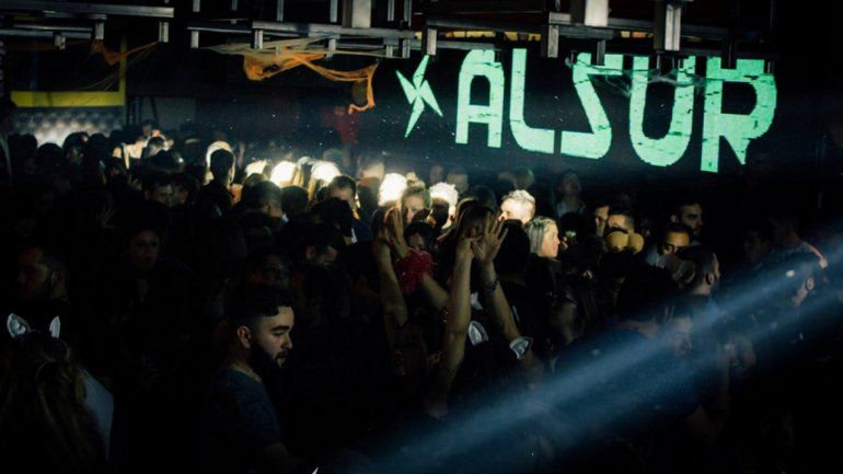 La joven de 21 años fue rescatada por sus amigas. Fue en Mendoza.