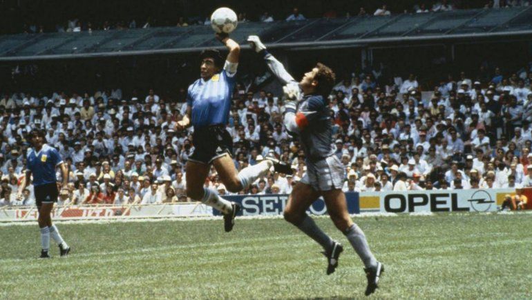 Si hubiera habido VAR, el gol con la mano a los ingleses se los hacía con la derecha...