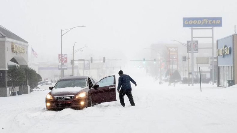 Estados Unidos: 30 estados en alerta y 240 mil personas afectadas por la tormenta de nieve | LM Neuquen Estados Unidos: 30 estados en alerta y 240 mil personas afectadas por la tormenta de nieve