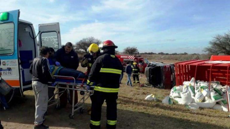 Un matrimonio neuquino se salvó de milagro tras volcar en la Ruta Nacional 35 de La Pampa