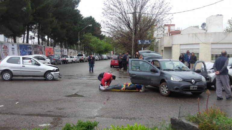 Ocasionó un choque múltiple y no tenía la licencia de conducir