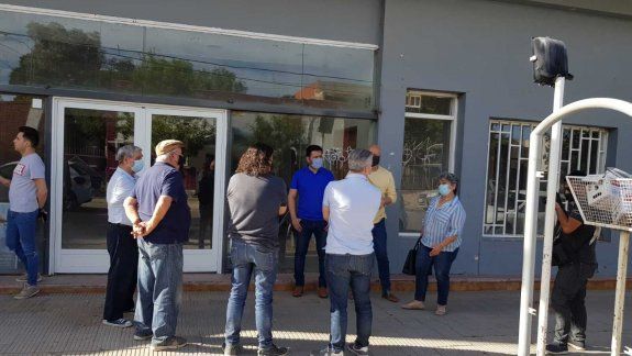 Provincia entregará las llaves del cine San Martín al municipio de Centenario