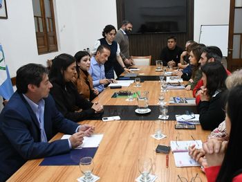 ATEN llevó sus pretensiones salariales al gobierno provincial.