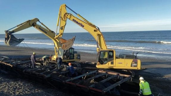 Instalación de geotubos en Playa Unión, Rawson.