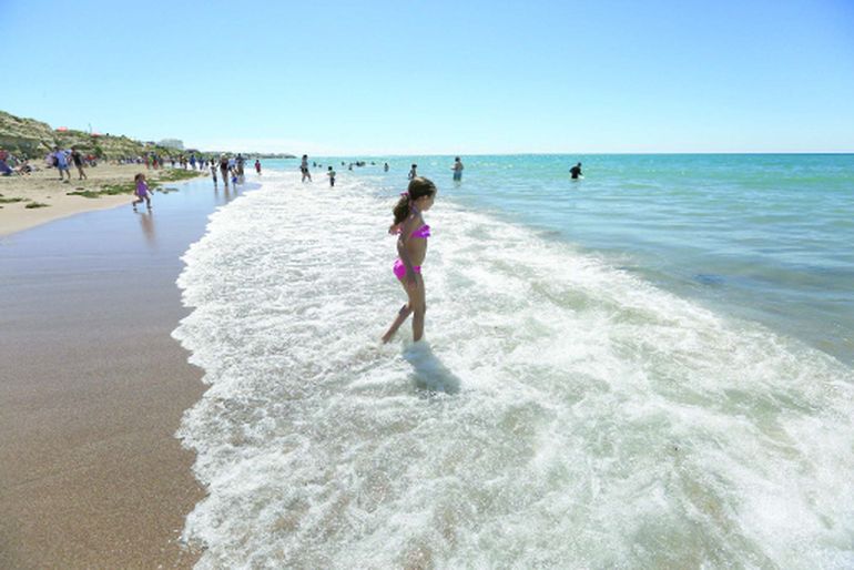 El Gobierno lanzó oficialmente la temporada de verano en Las Grutas.
