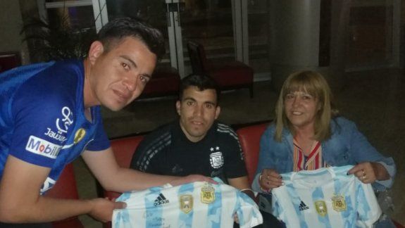 El Huevo recibió la visita de su familia antes del clásico