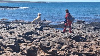 Buscan en la costa de Chubut a los jubilados de Comodoro Rivadavia desaparecidos. Buscan en la costa de Chubut a los jubilados de Comodoro Rivadavia desaparecidos.