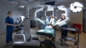 El Hospital Italiano inauguró una nueva era en la cirugía robótica | LM Neuquen El Hospital Italiano inauguró una nueva era en la cirugía robótica