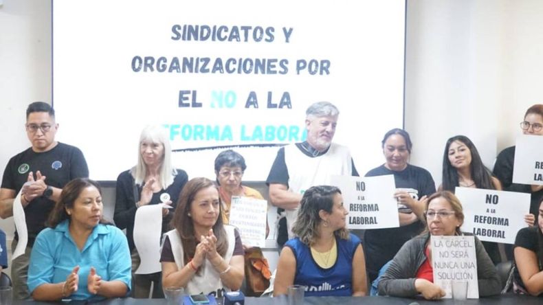 ATEN se expresó contra la reforma laboral, mientras avanza su aprobación: Hoy es un día tenebroso | LM Neuquen ATEN se expresó contra la reforma laboral, mientras avanza su aprobación: Hoy es un día tenebroso