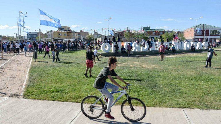 Quiroga inauguró el parque lineal de barrio Belgrano
