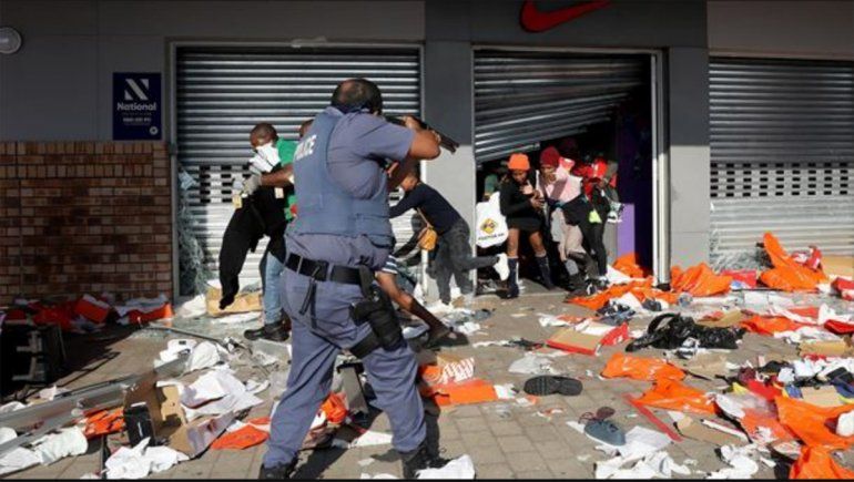 Disturbios, represión y muerte en Sudáfrica