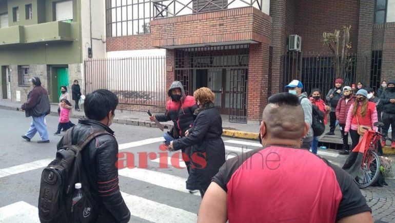 Harta de los cortes, jubilada enfrentó a manifestantes a machetazos