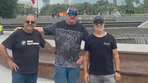 De San Martín de los Andes a Alaska en moto: la travesía de tres amigos
