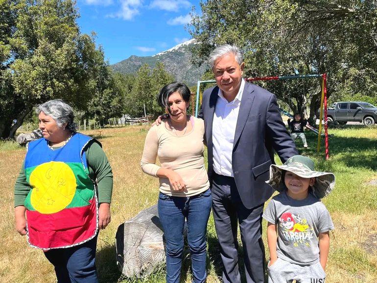 Todo el alumnado es de familias de Raquithue y Lafquenche, las dos comunidades mapuches del territorio.