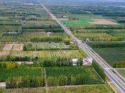 Infraestructura de canales de riego que el proyecto de ley busca preservar frente al avance de urbanizaciones.