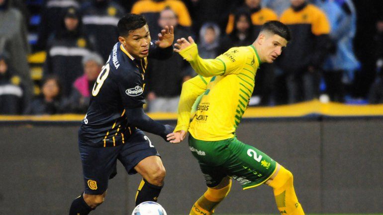 Teo tuvo un buen debut en Central y dispuso de varias chances de gol.