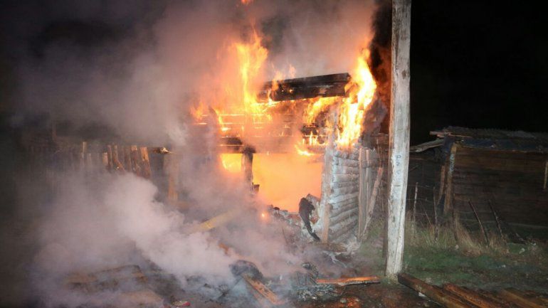 Un abuelo murió en un incendio dentro de su casilla