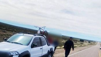 La camioneta que atropelló Tiziano Mamani, el nene de Trelew, en la Ruta Nacional 25. La camioneta que atropelló Tiziano Mamani, el nene de Trelew, en la Ruta Nacional 25.