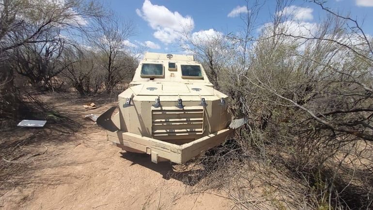 El frente de uno de los vehículos blindados narcos en México. El frente de uno de los vehículos blindados narcos en México.
