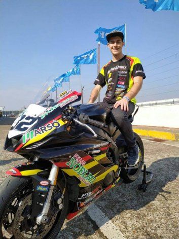 Fausto Grantón asciende al tope del Superbike Argentino