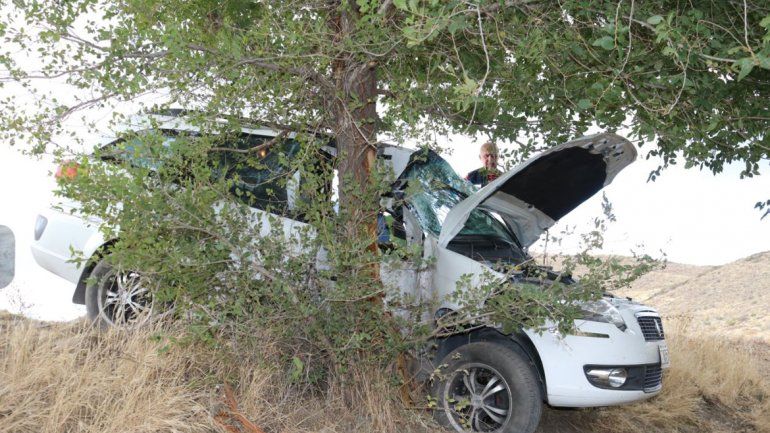 Curva peligrosa: una mujer resultó herida en un vuelco sobre la Ruta 40, cerca de la Rinconada