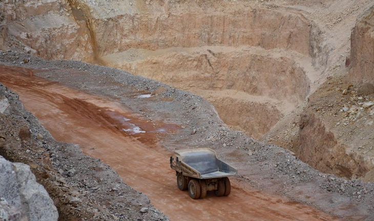 El sector minero es clave para el PBI de Santa Cruz y de Argentina, pero la definición de la Ley de Glaciares determinará si los anuncios de inversión se concretan. Foto: Cerro Vanguardia. El sector minero es clave para el PBI de Santa Cruz y de Argentina, pero la definición de la Ley de Glaciares determinará si los anuncios de inversión se concretan. Foto: Cerro Vanguardia.