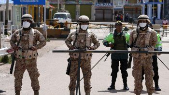 bolivia cerro sus fronteras y desde hoy suspendera los vuelos bolivia cerro sus fronteras y desde hoy suspendera los vuelos