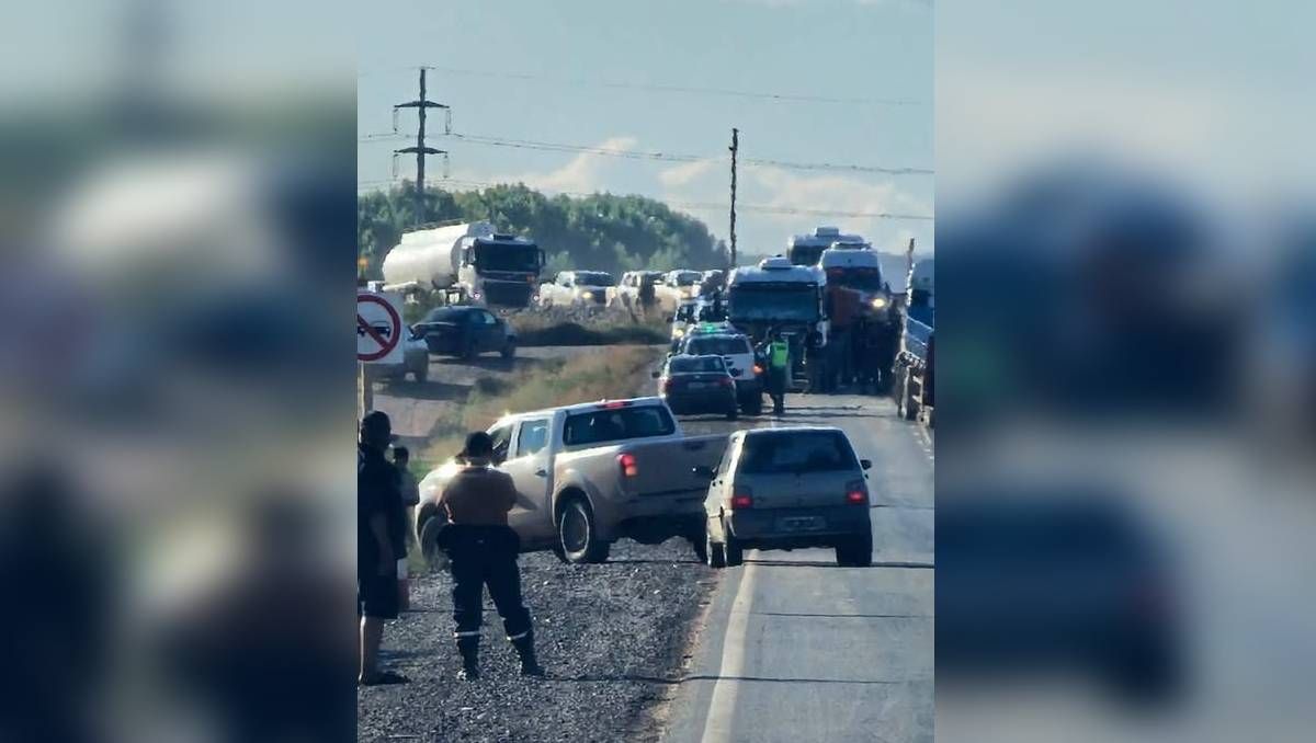 Múltiple choque en Ruta 7: una mujer y su hijo fueron trasladados al hospital