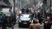 rio de janeiro: asi avisan los narcotraficantes la llegada de la policia a las favelas rio de janeiro: asi avisan los narcotraficantes la llegada de la policia a las favelas