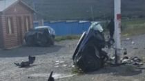 Un auto chocó y se partió en dos en la Ruta 40, en Santa Cruz. Un auto chocó y se partió en dos en la Ruta 40, en Santa Cruz.